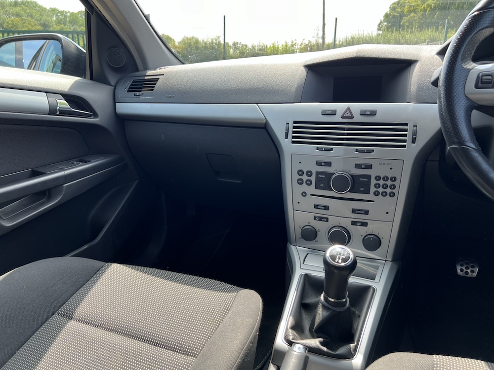 Vauxhall Astra - Image 25
