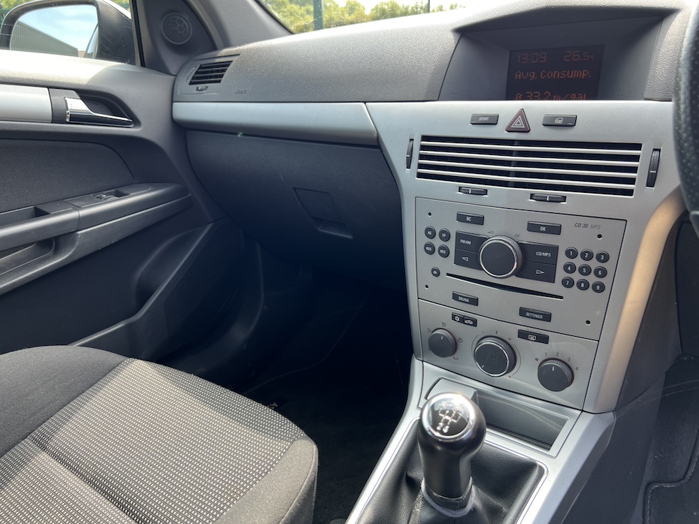 Vauxhall Astra - Image 32
