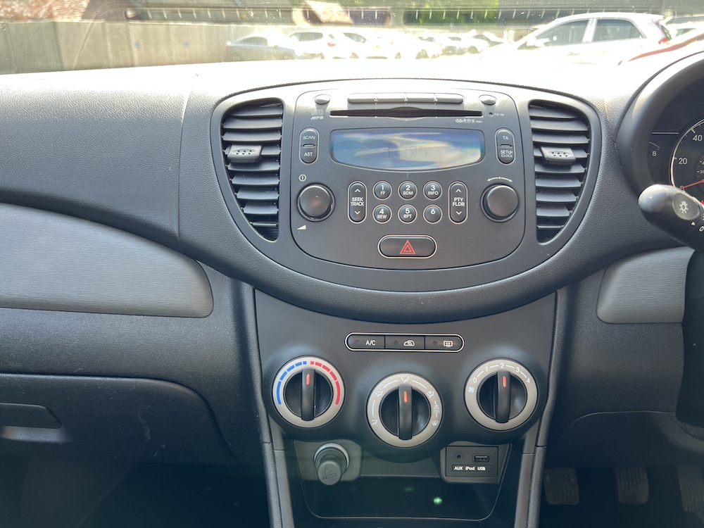 Hyundai i10 - Image 17