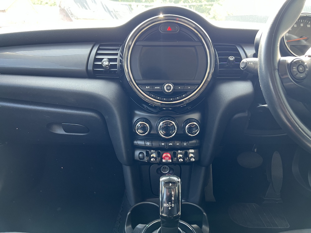 MINI Hatch - Image 18