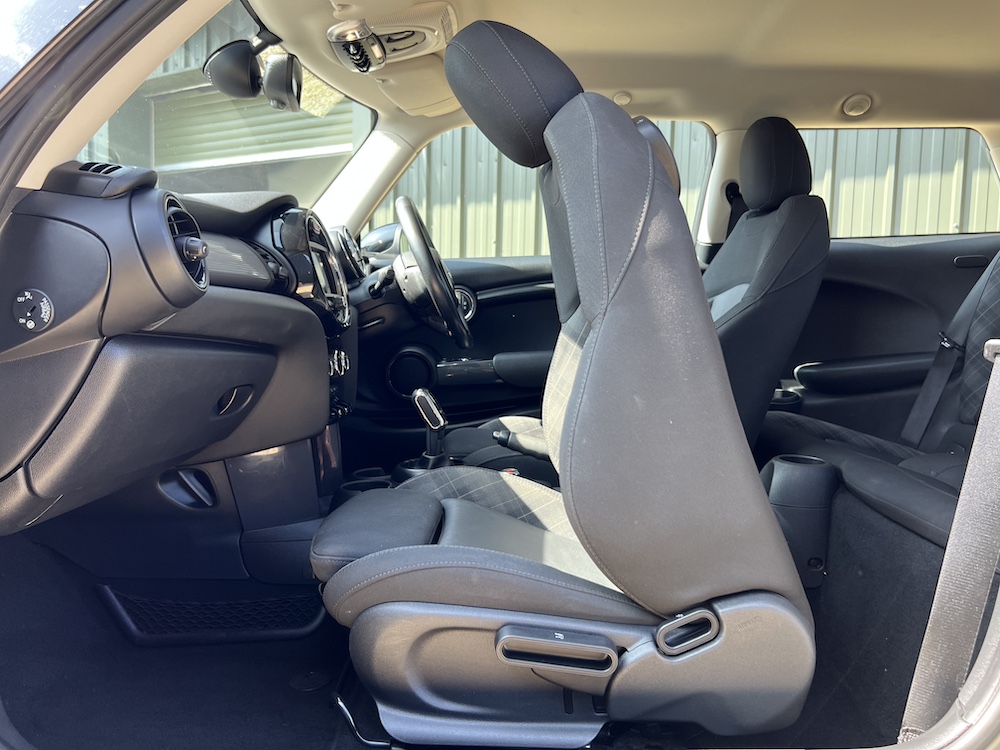 MINI Hatch - Image 28