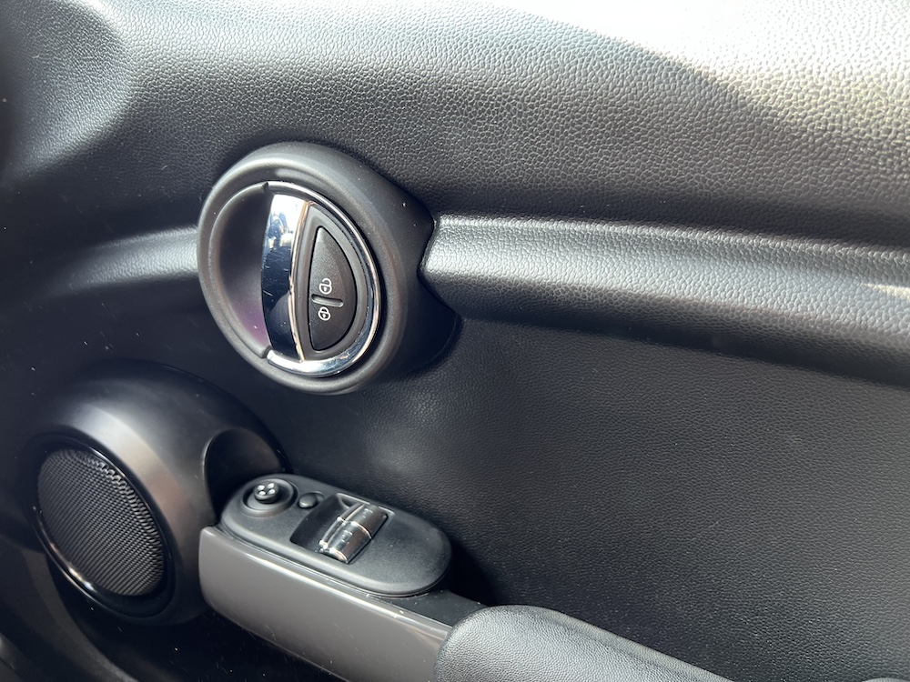 MINI Hatch - Image 39