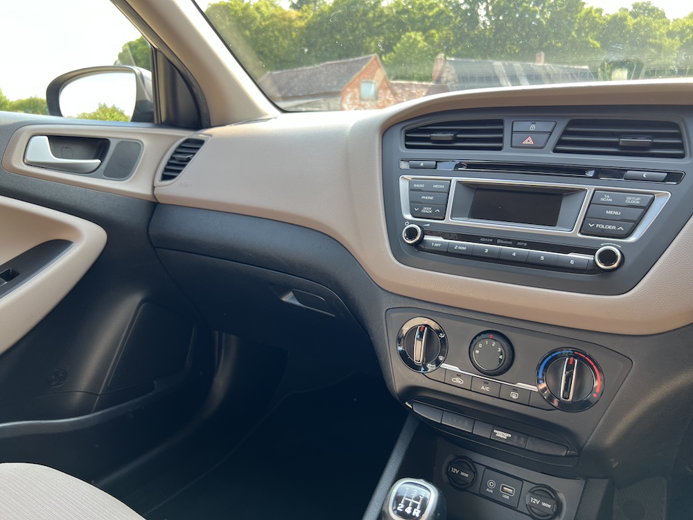 Hyundai i20 - Image 23