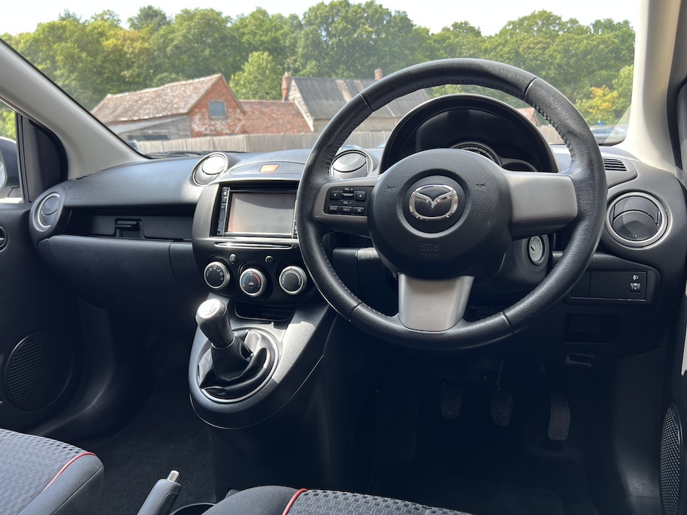 Mazda 2 - Image 14