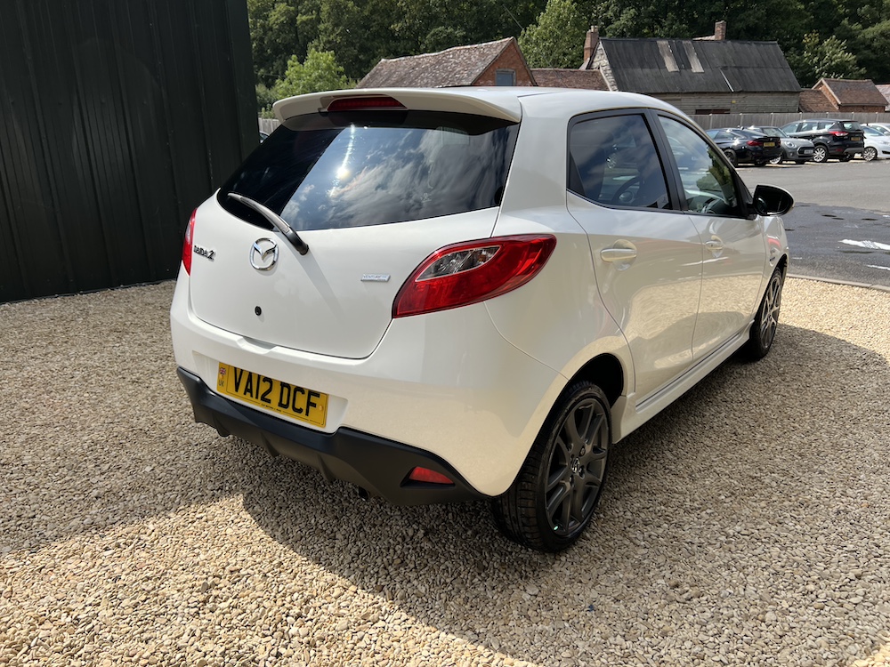 Mazda 2 - Image 20