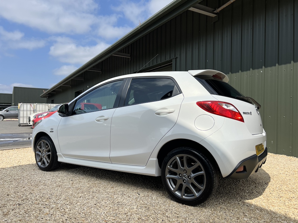 Mazda 2 - Image 24