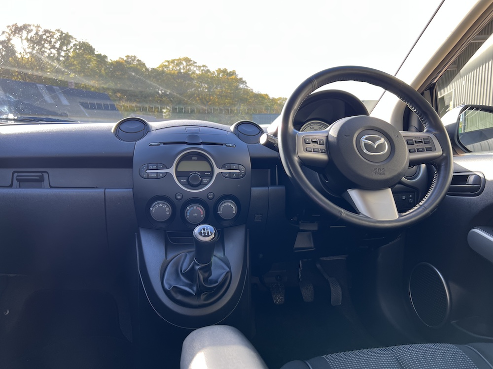 Mazda 2 - Image 21
