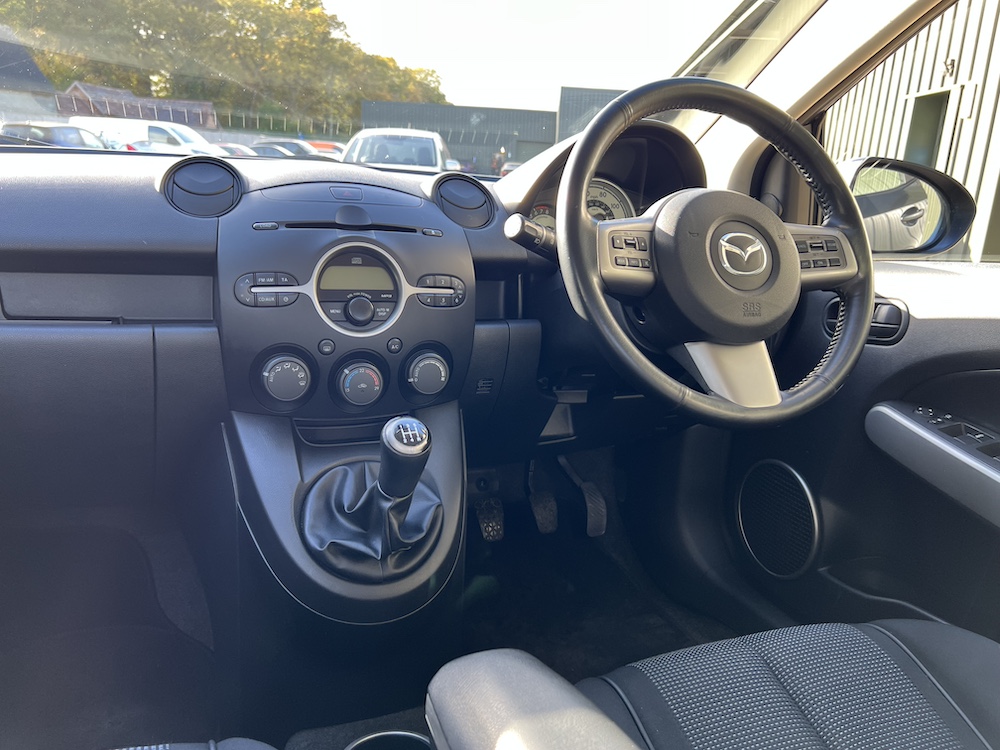 Mazda 2 - Image 23