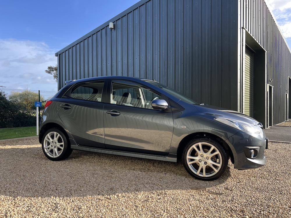 Mazda 2 - Image 4