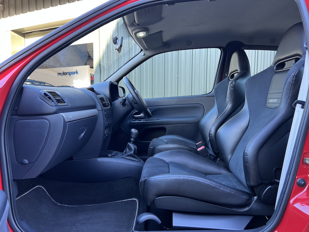 Renault Clio - Image 18