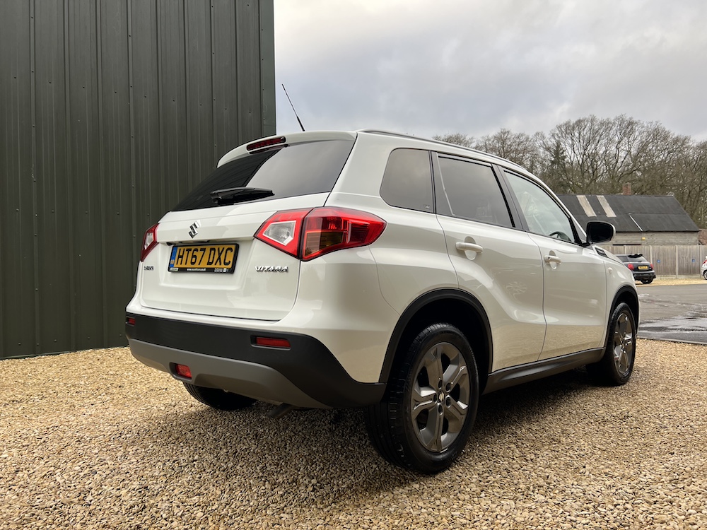 Suzuki Vitara - Image 18