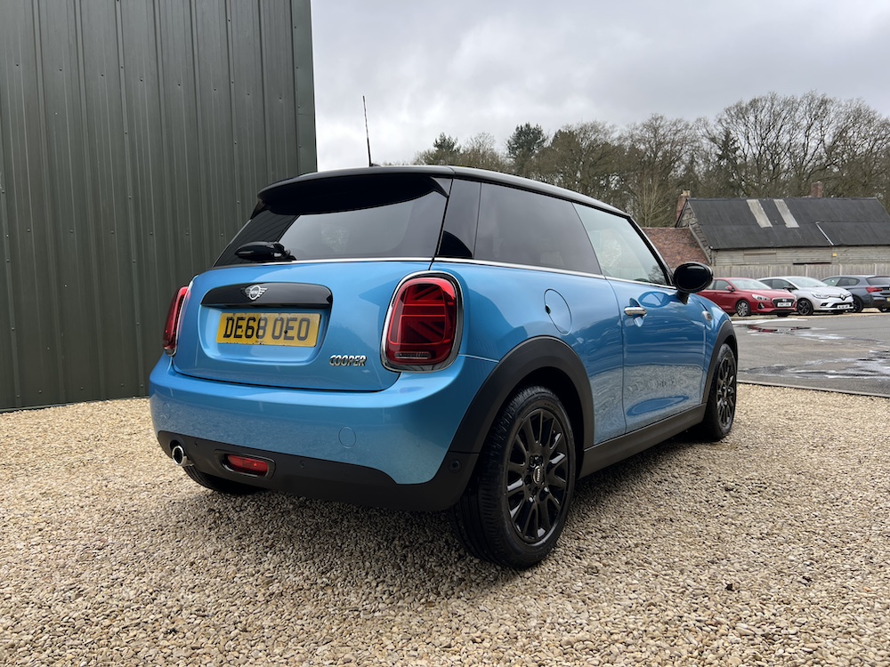 MINI Hatch - Image 8