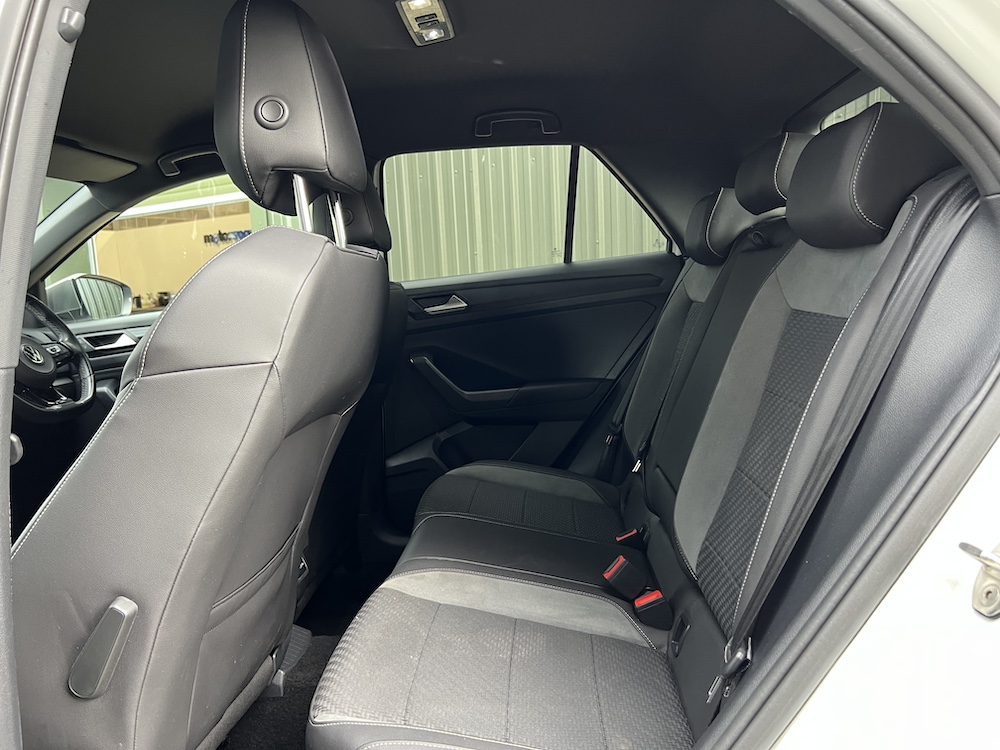Volkswagen T-Roc R - Image 25