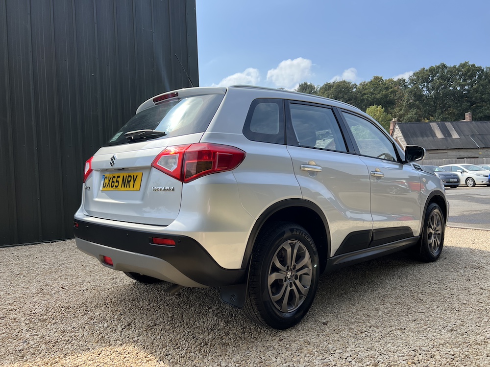 Suzuki Vitara - Image 21