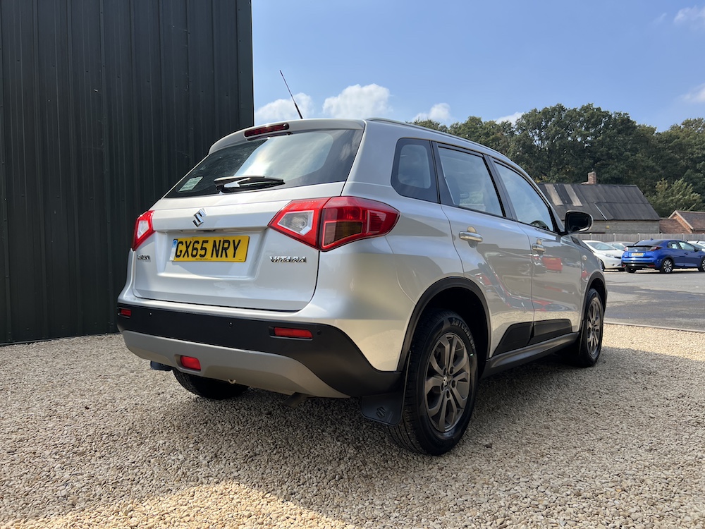 Suzuki Vitara - Image 23