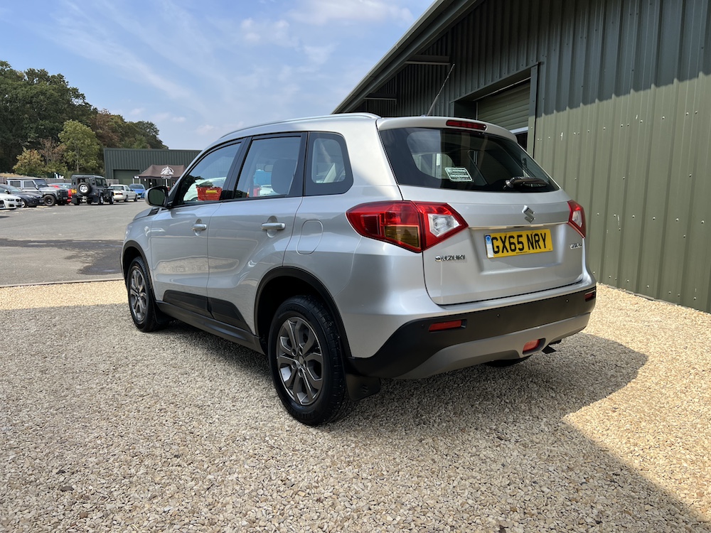 Suzuki Vitara - Image 25